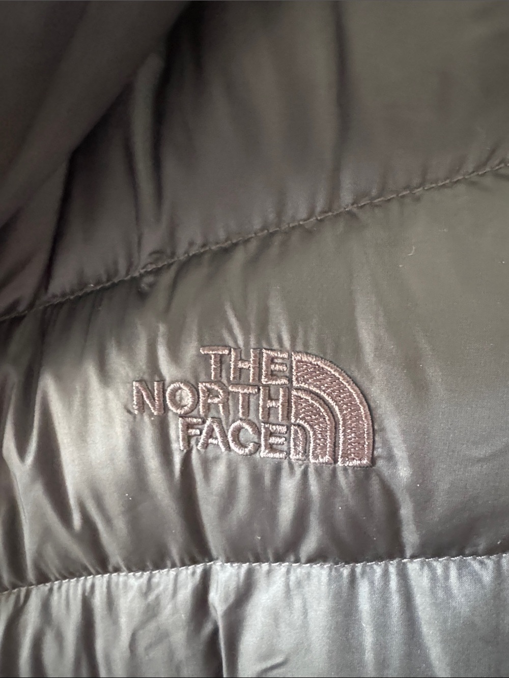 The North Face Women's Black Hooded Down Puffer Jacket - Picture 4 of 4